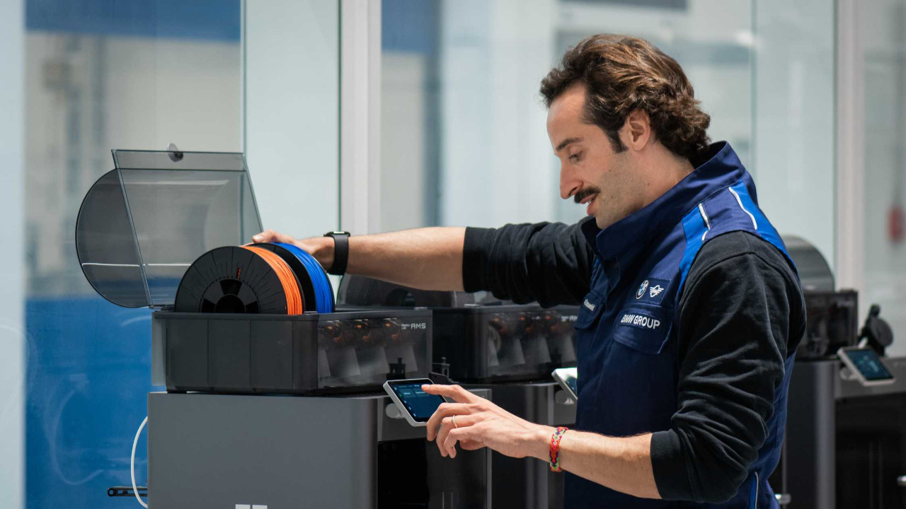 BMW punta sulla stampa 3D: 12 tonnellate di rifiuti diventano utensili industriali