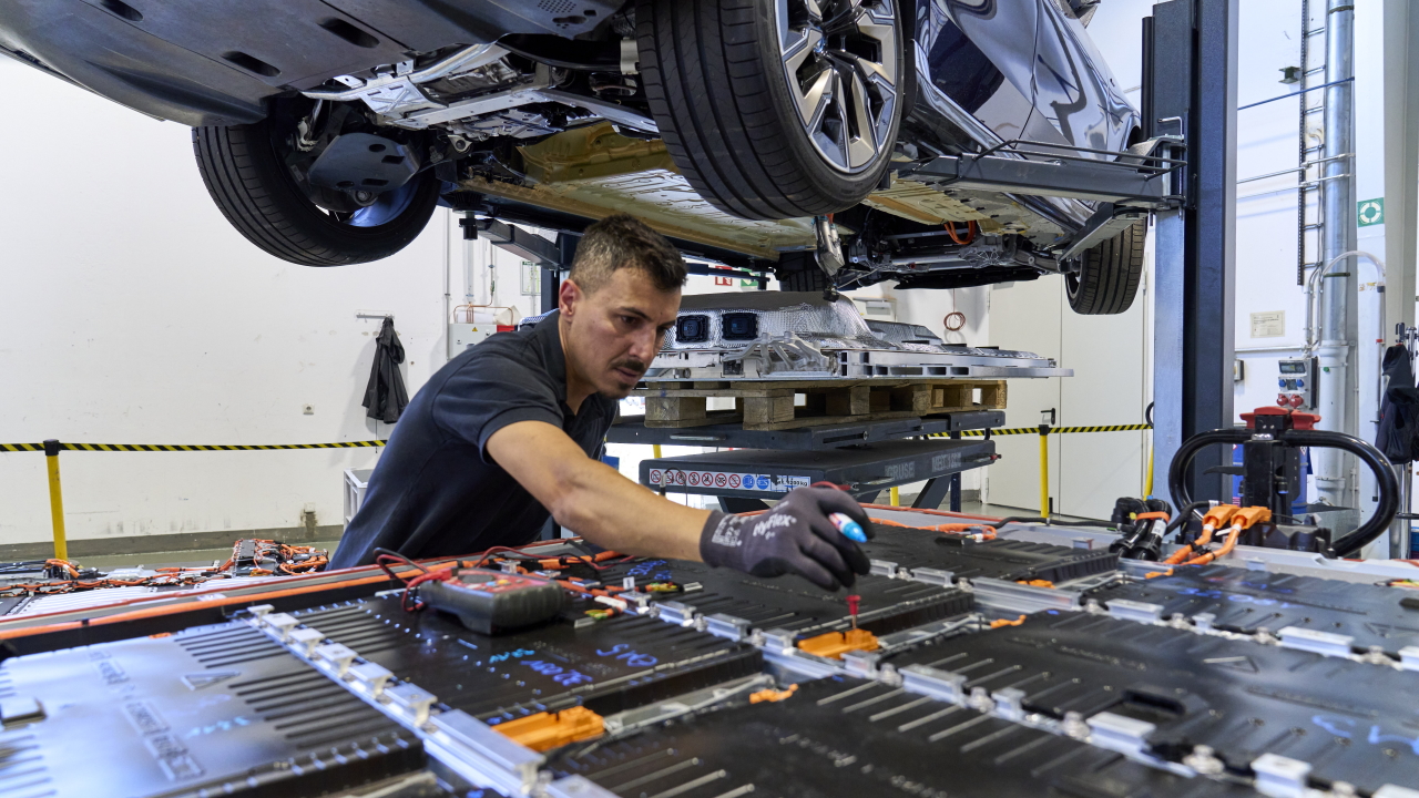 BMW Group: importante traguardo nelleconomia circolare grazie al riciclo delle batterie ad alta tensione