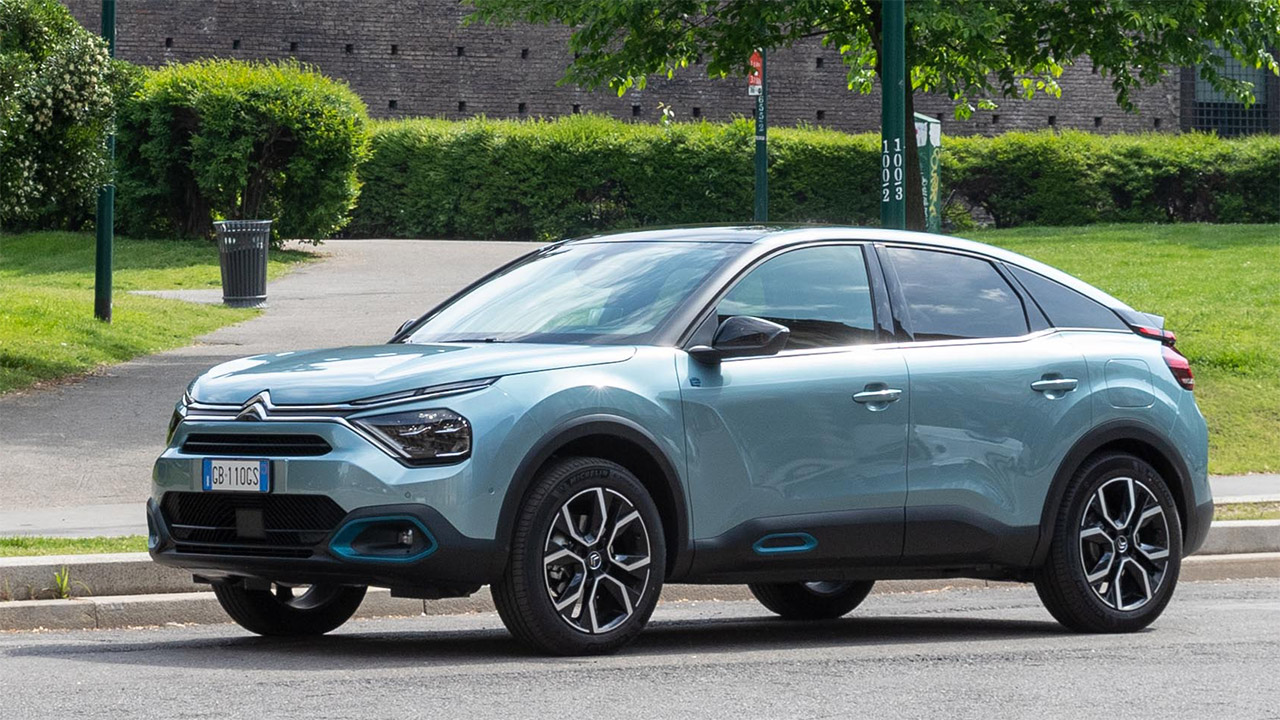 Citroen E-C4: il crossover full electric pensato anche per la città