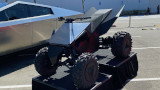 Il Tesla Cyberquad si mostra in alcune foto ravvicinate