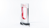 Tesla Supercharger: un bug permette la ricarica gratis di auto elettriche non Tesla