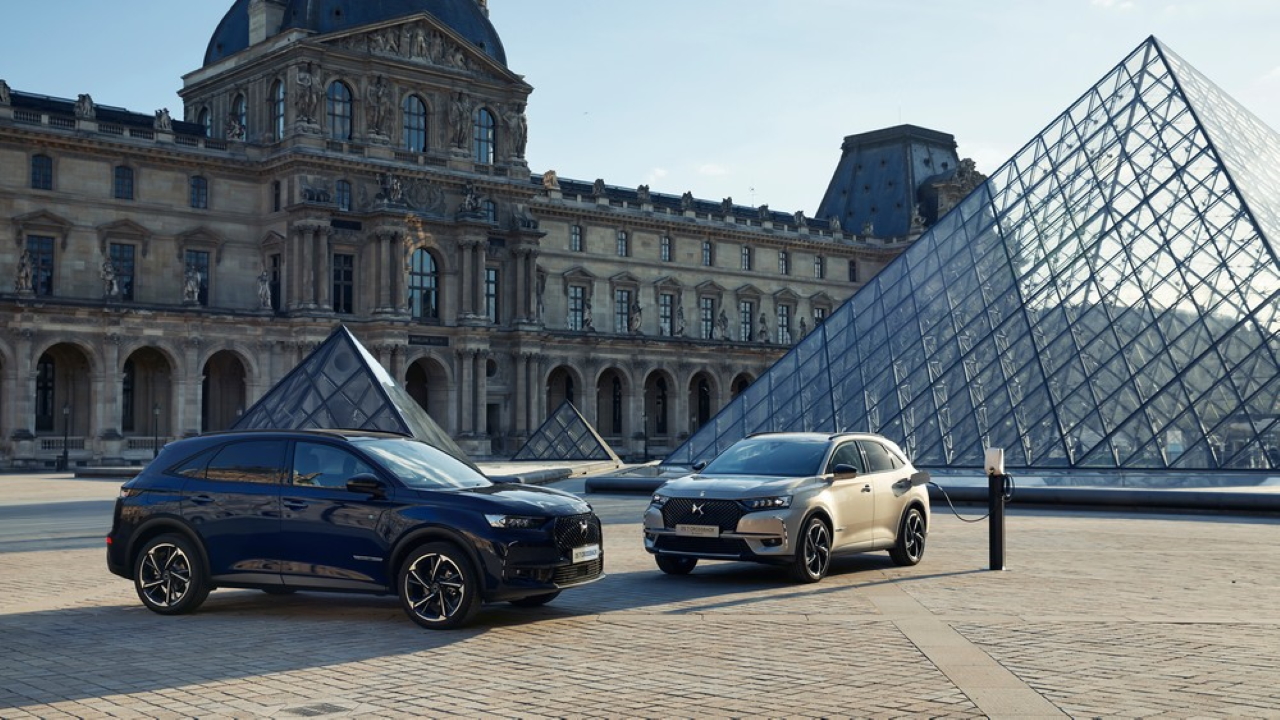 DS 7 Crossback E-Tense Louvre: arte e auto si incontrano