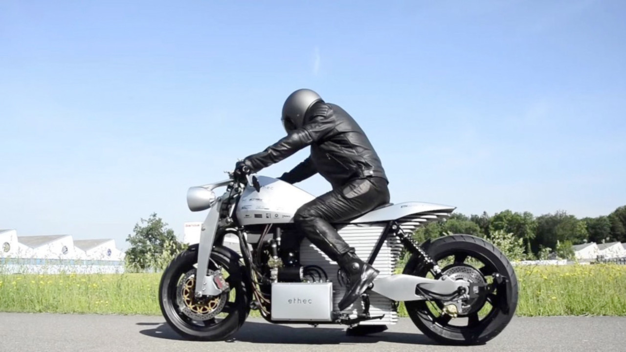 ETHEC, moto elettrica a 2 ruote motrici: progetto frutto del politecnico di Zurigo