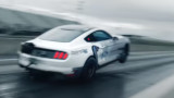 Ford Mustang Cobra Jet 1400, il dragster elettrico che impenna: quarto di miglio in 8,27 s