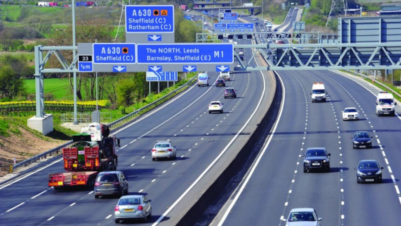 Highways England, limite di 60 mph per ridurre l'inquinamento, anche per i veicoli elettrici?