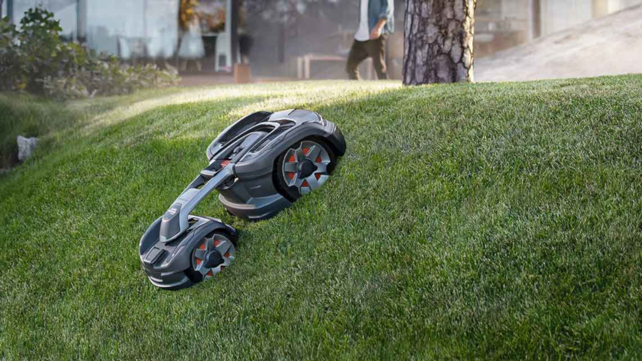 Husqvarna presenta il tosaerba smart e connesso: autonomo e fino pendenze del 70 %