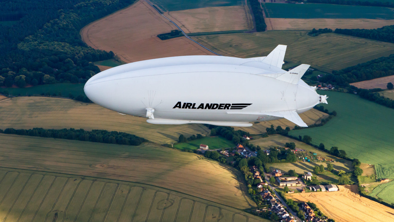 Airlander 10, il dirigibile pensato per volare in maniera ecosostenibile: ecco le prime tratte