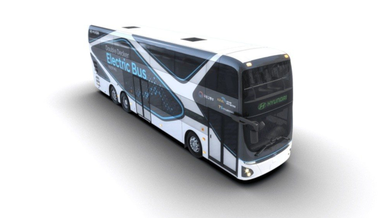 Hyundai presenta il suo autobus elettrico a due piani: fino 70 passeggeri e 300 km di autonomia