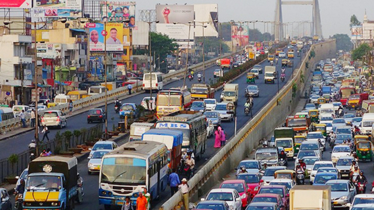 India: più di 5 mila autobus elettrici in 65 città