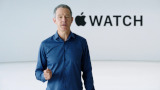 Il braccio destro di Tim Cook lascia dopo 27 anni: e ora chi sarà il prossimo CEO di Apple?