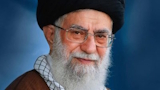 Perch Khamenei scrive a raffica su X (e cosa rischia facendolo)