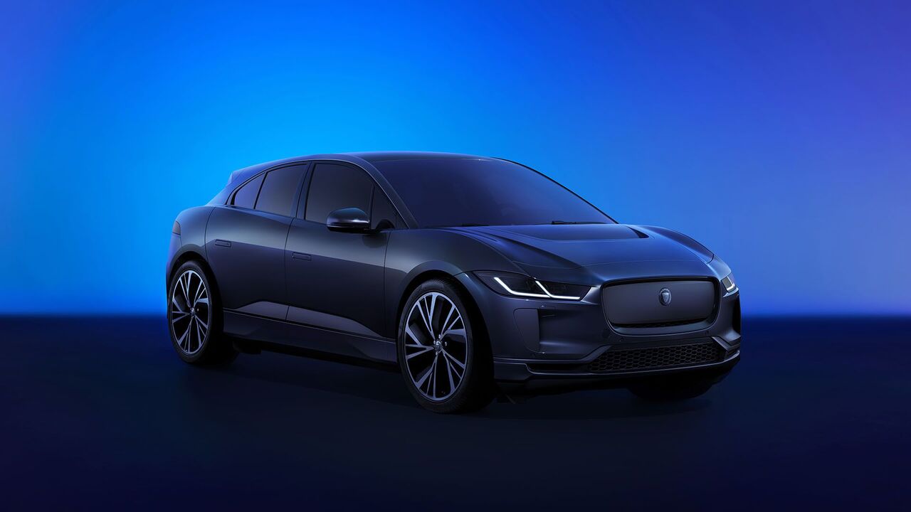 Jaguar I-Pace facelift 2024: dopo sei anni dall'esordio, il crossover elettrico si rifà il look 