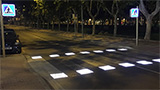 La Smart City? Passerà anche dalle strisce pedonali che si illuminano da sole