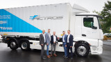Mercedes-Benz consegna i suoi primi 10 camion elettrici eActros: molti altri entro la fine dell'anno