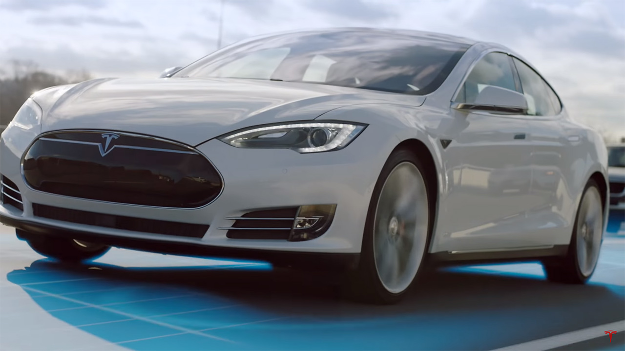 Tesla: 'il più avanzato computer per la guida autonoma' con Autopilot 3