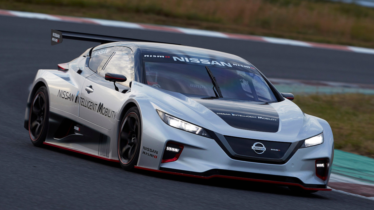 Nissan LEAF versione NISMO RC: doppio motore elettrico per ben 240 kW di potenza