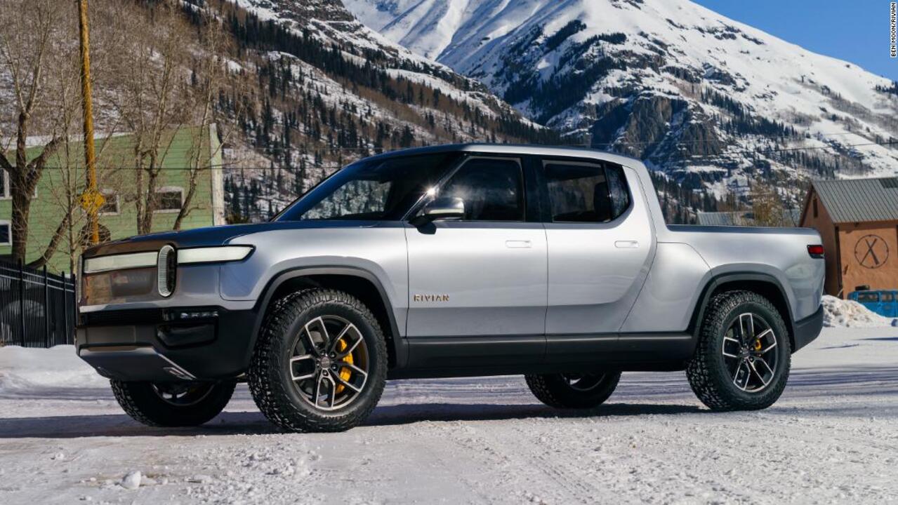 Rivian accusata da Tesla per furto di segreti commerciali, la parola adesso spetta al giudice  