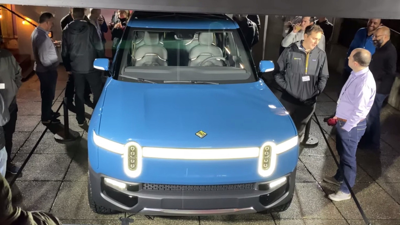 Nuove immagini del pickup elettrico R1T realizzato dalla statunitense Rivian