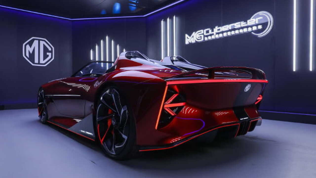 Arriva sul mercato la Roadster elettrica, ma non quella di Tesla  