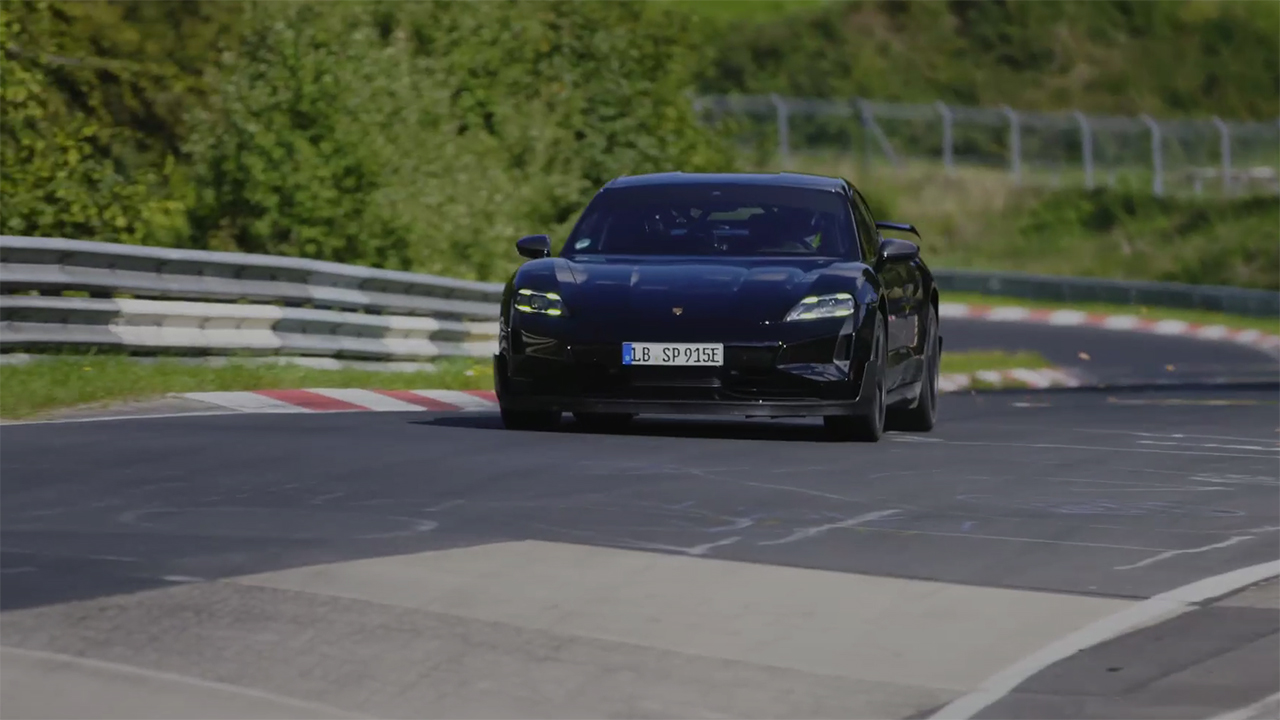 La nuova Porsche Taycan annienta il record di Tesla al Nürburgring (ma non di Rimac)