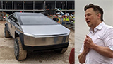 Elon Musk in visita alla Gigafactory in costruzione di Austin si presenta con il suo Cybertruck