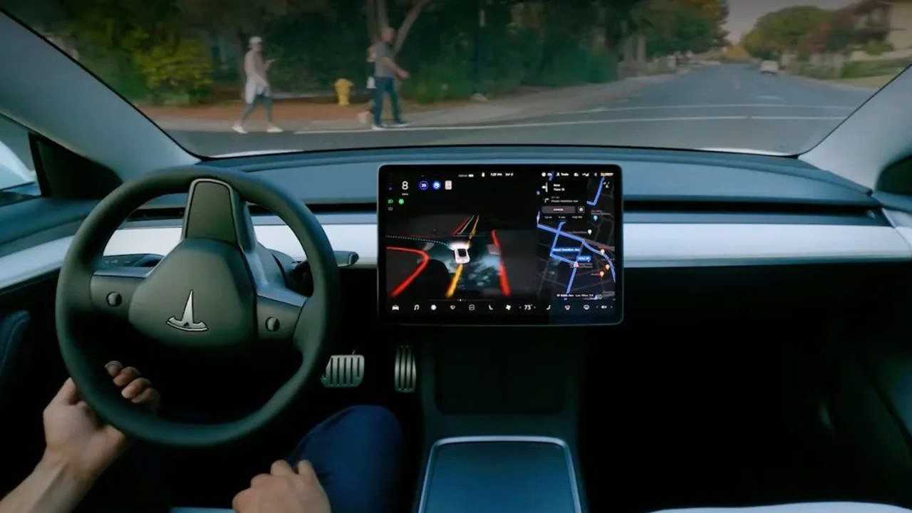 Tesla è nuovamente sotto indagine da parte del NHTSA, ci sarebbero problemi allo sterzo della Model 3/Y  