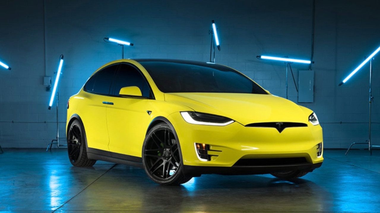 Tesla lancia il proprio servizio di wrapping per ampliare l'offerta di colori disponibili