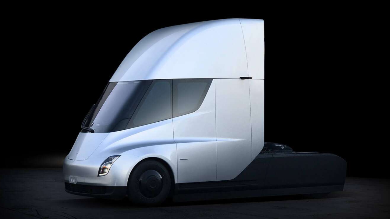 Tesla Semi: il camion elettrico di Elon Musk con batteria da 500 kWh