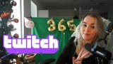Streaming estremo: EmilyCC, la ragazza che non si ferma da 3 anni su Twitch (e guadagna migliaia di dollari)