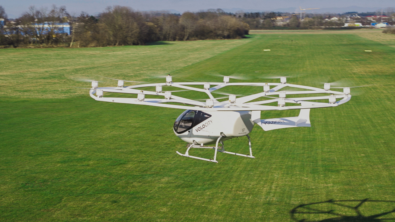 Il primo taxi volante elettrico è realtà! Eccolo in volo | VIDEO