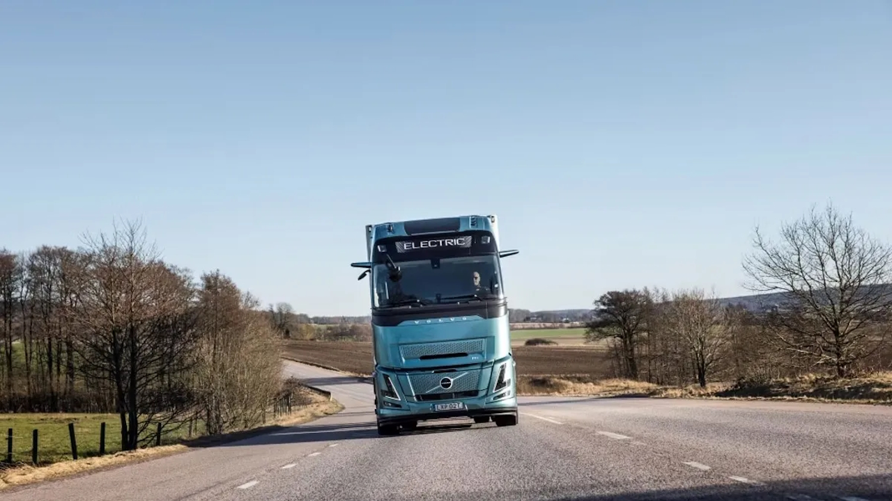 Volvo FH Electric: un nuovo camion elettrico a lungo raggio, promette fino a 600 km di autonomia