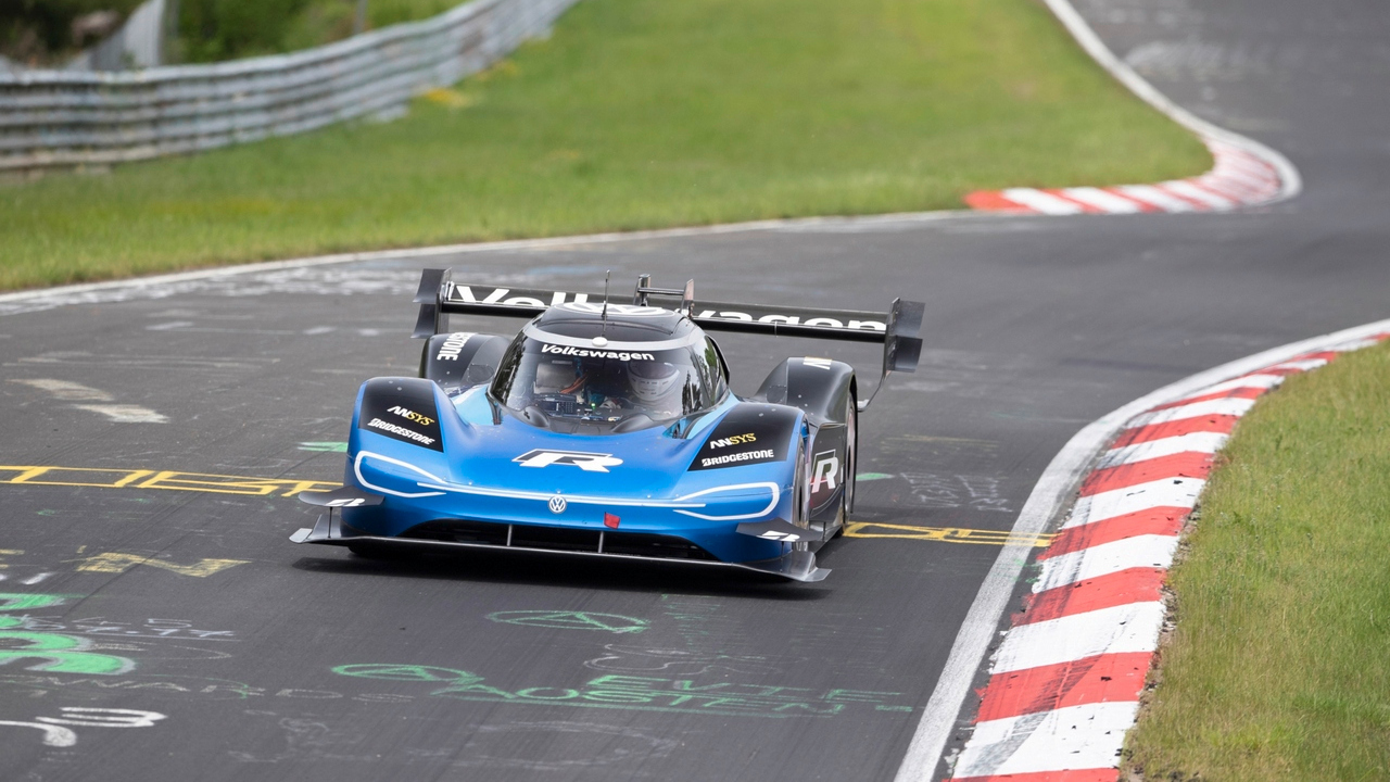 Volkswagen ID.R, al Nürburgring segna il giro veloce per la categoria elettrica