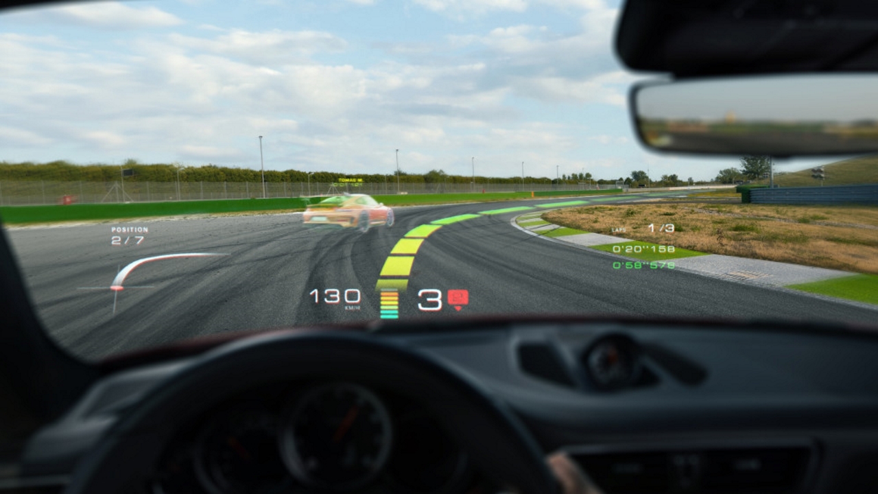 Porsche investe per portare la realtà aumentata sulle auto
