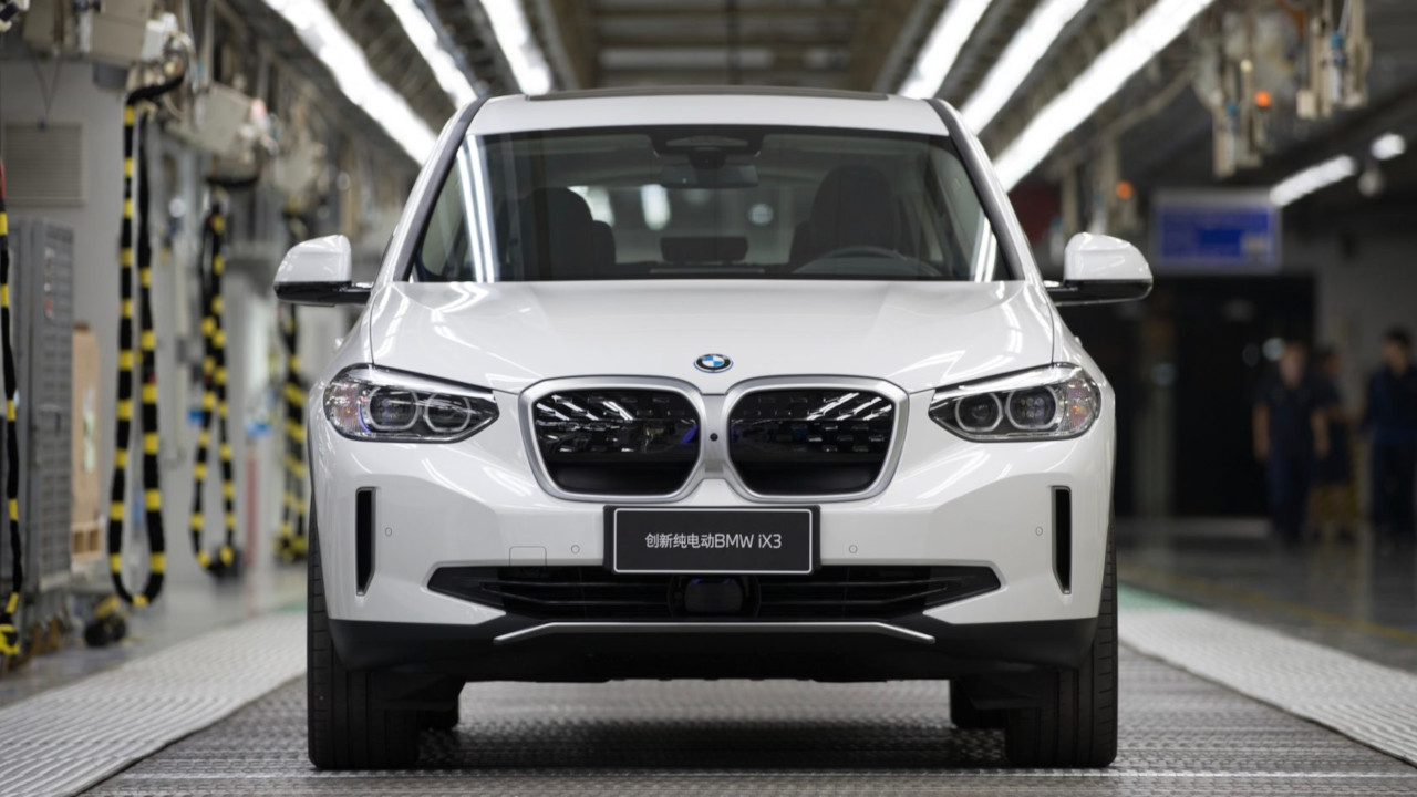 BMW iX3