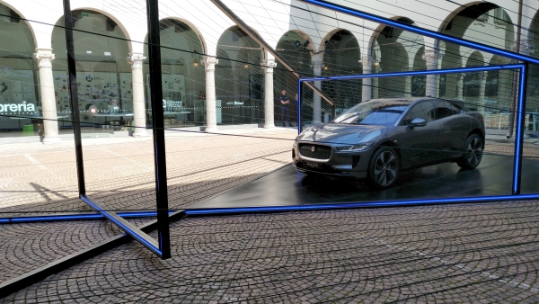 Jaguar I-Pace alla Milan Design Week 2018