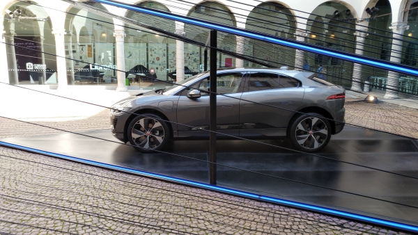 Jaguar I-Pace alla Milan Design Week 2018