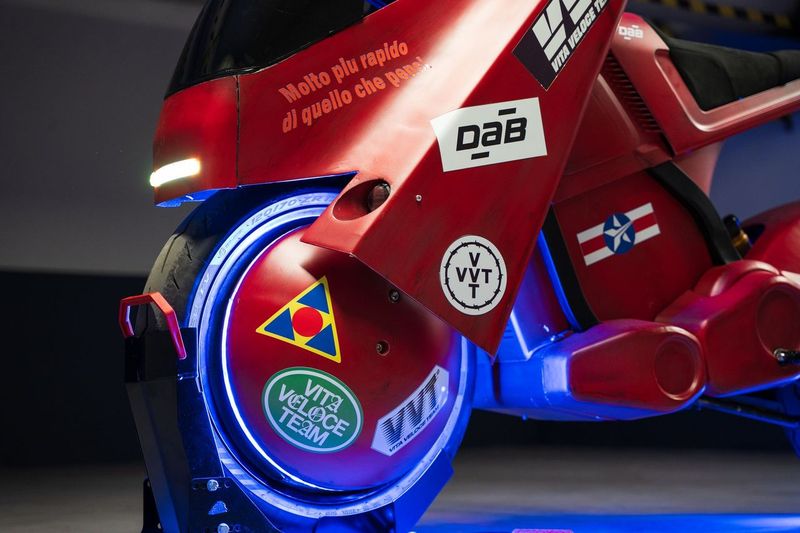 J Balvin Moto elettrica
